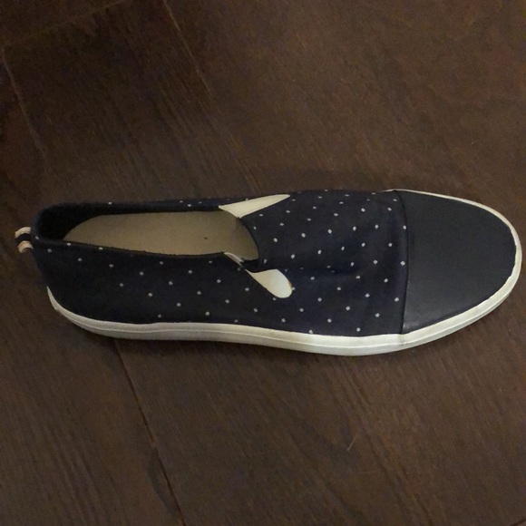 ED by Ellen Degeneres navy blue polka dot loafers. Rubber “love” sole. Cute! - Picture 6 of 9